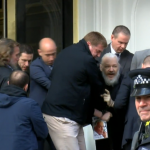 London: Julian Assange aus ecuadorianischer Botschaft ausgewiesen und verhaftet