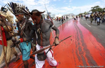 Emergenza Brasile: fermiamo il più grave attacco ai diritti indigeni da decenni