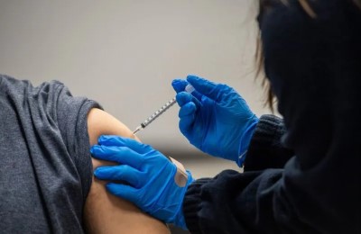 Un nuovo studio rivela che la vaccinazione Covid ripetuta indebolisce il sistema immunitario