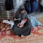 mamma e neonato palestinesi